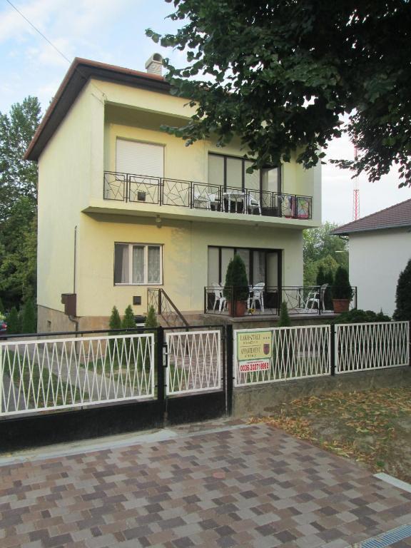 Rozs Haz Lägenhet Zalakaros Exteriör bild